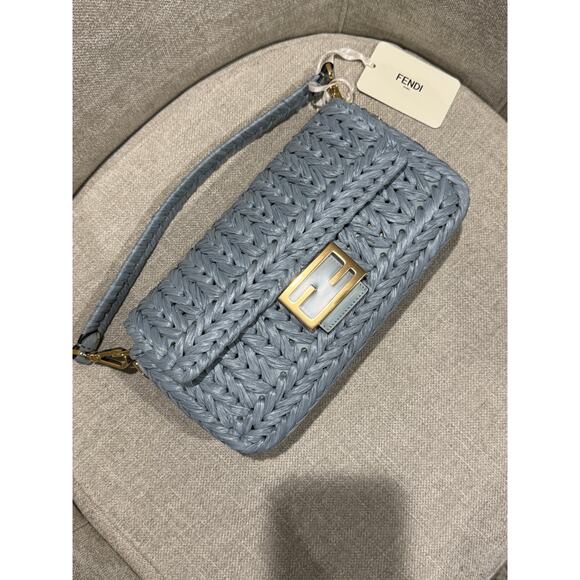 Fendi Iconic Medium Baguette Bag Light Blue Raffia Interlace Leather – NWT - Picture 3 of 10